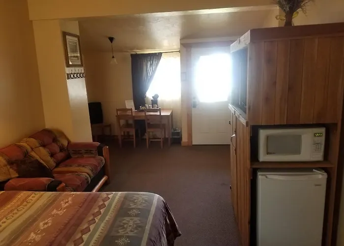 Alpaca Inn, The