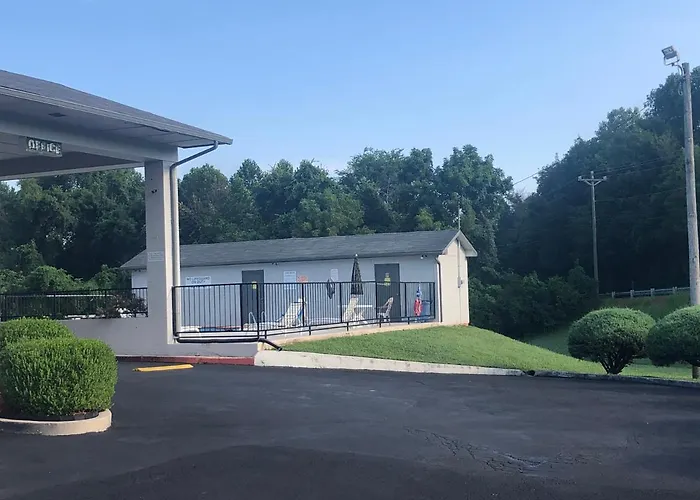 Travelodge By Wyndham Clarksville