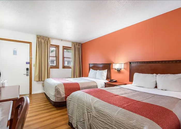 Econo Lodge Glens Falls