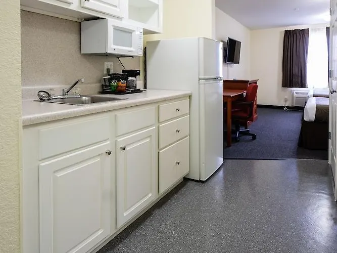 Savannah Suites Westminster