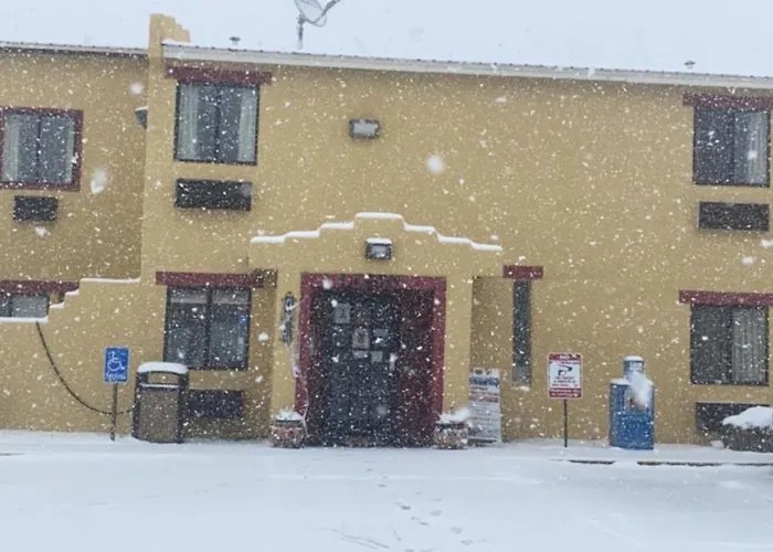 Super 8 By Wyndham Taos