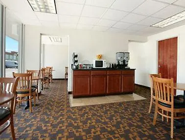 Howard Johnson Pueblo
