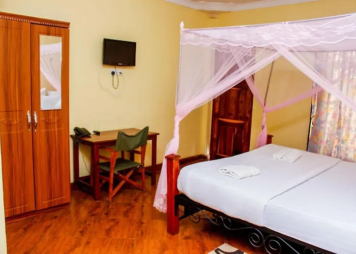 Bright Star Hotel & Safaris