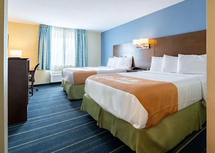 Days Inn By Wyndham Hartford/Closest Downtown