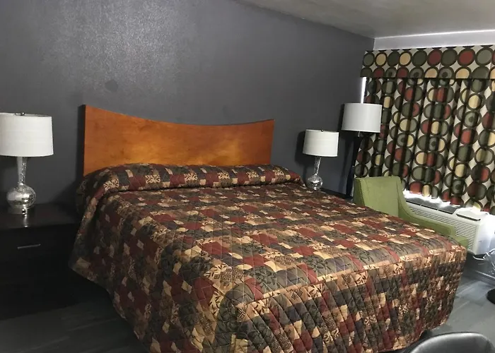 Budget Inn & Suites