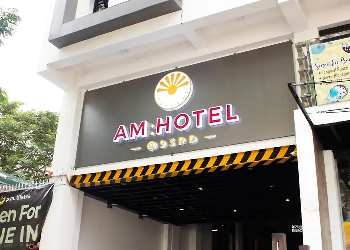 A.M @ 93Rd Hotel