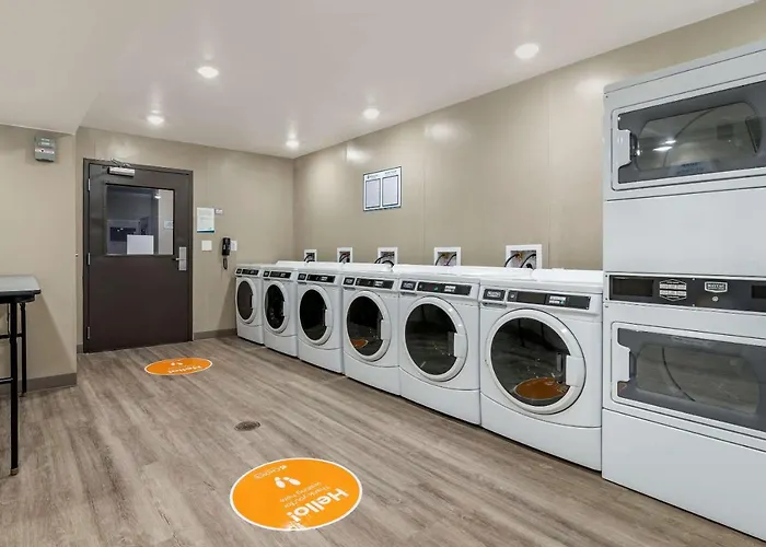 Woodspring Suites Brunswick