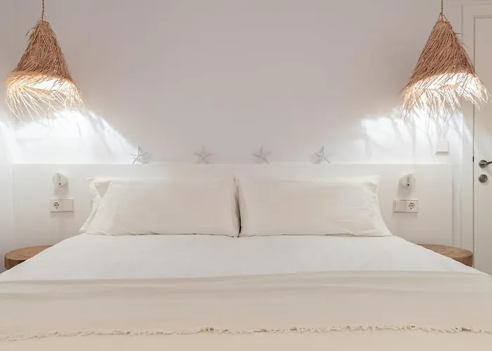 S'Enclova Petit Hotel