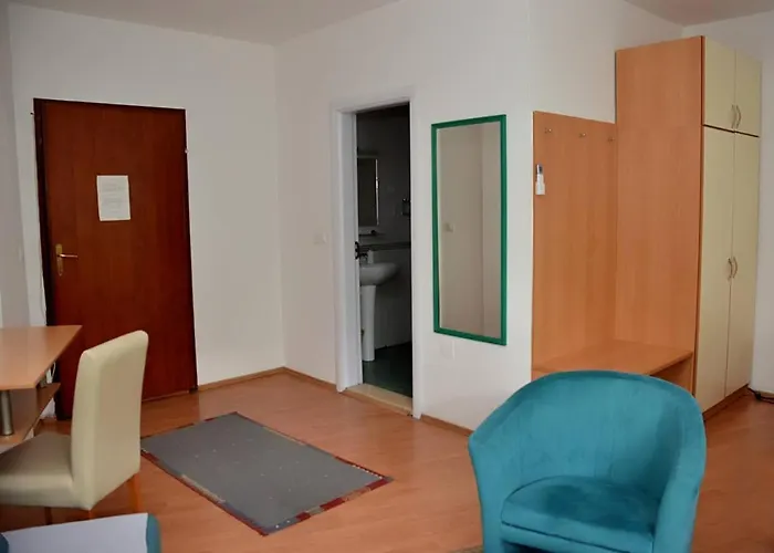 Hotel 7