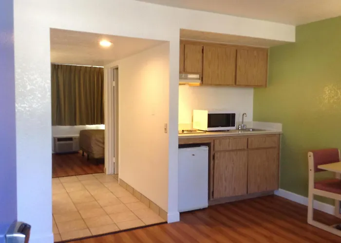Motel 6 Hemet