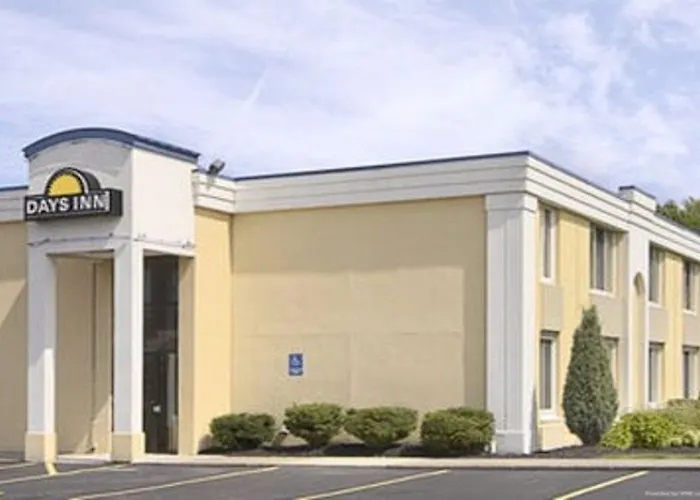 Days Inn By Wyndham Willoughby/Cleveland