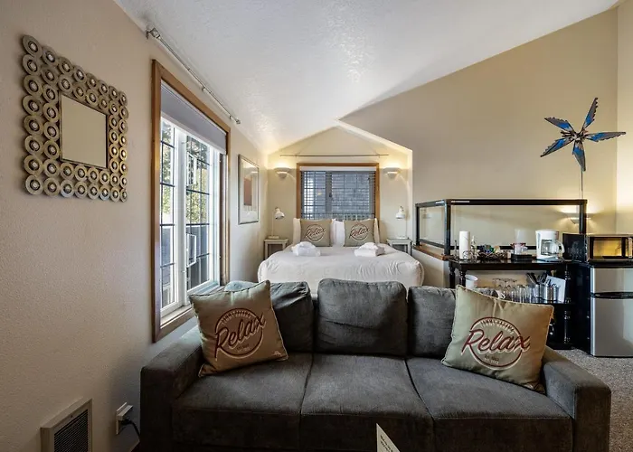 Beaches Inn | Herons Nest Loft