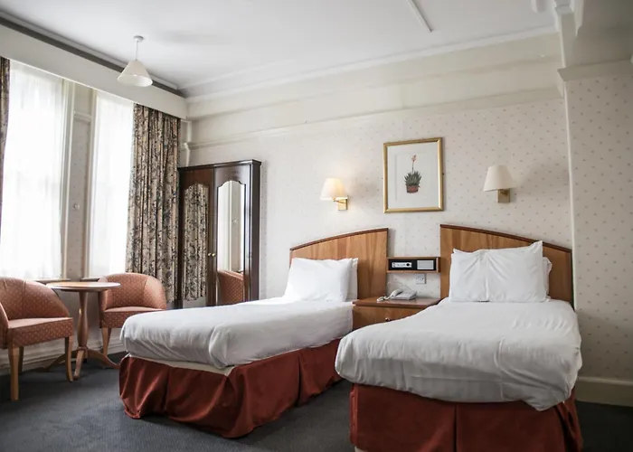 Crown & Mitre Hotel