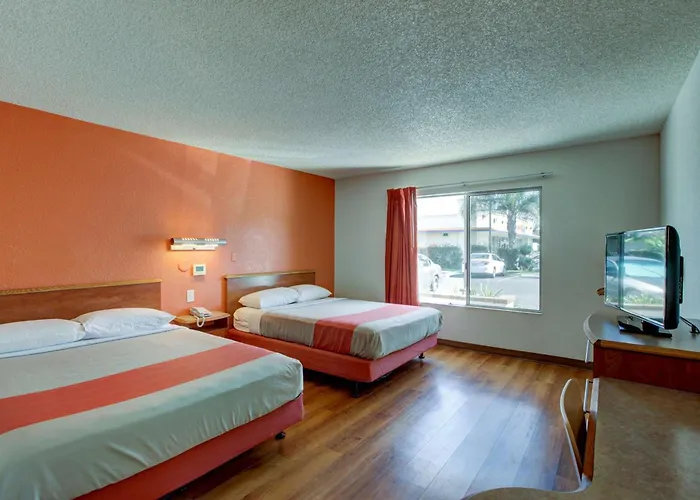 Motel 6-Santa Ana, Ca - Irvine - Orange County Airport