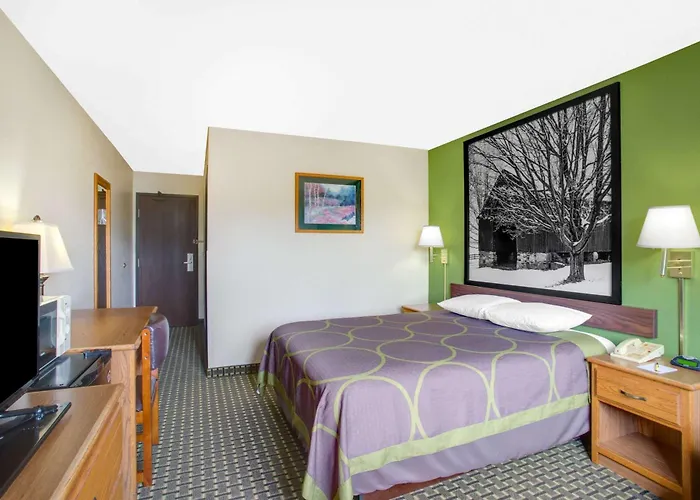 Super 8 By Wyndham Radford Va