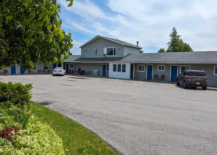 Huron Inn