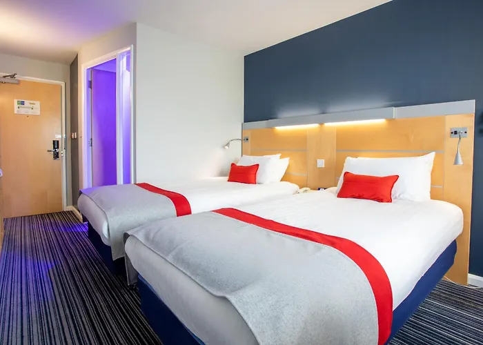 Holiday Inn Express Dunfermline By Ihg