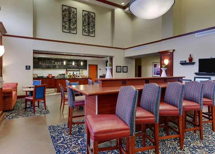 Hampton Inn & Suites Indianapolis-Airport