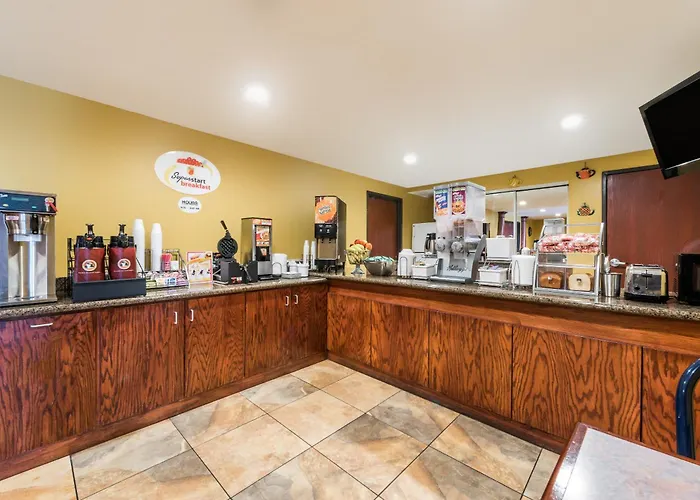 Super 8 By Wyndham Fort Worth North