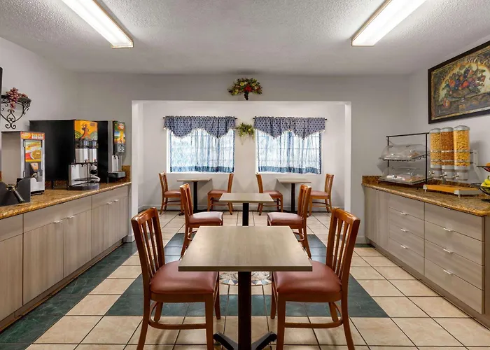 Microtel Inn & Suites Lincoln