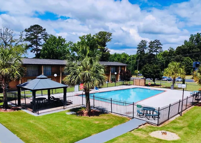 Howard Johnson By Wyndham Athens