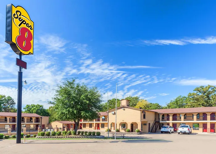 Super 8 By Wyndham Mt. Pleasant Tx