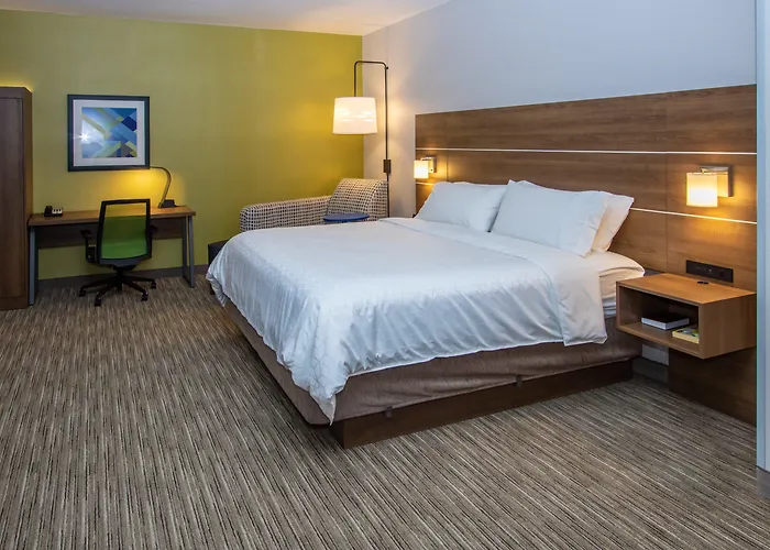 Holiday Inn Express Hotel & Suites Roseville - Galleria Area By Ihg