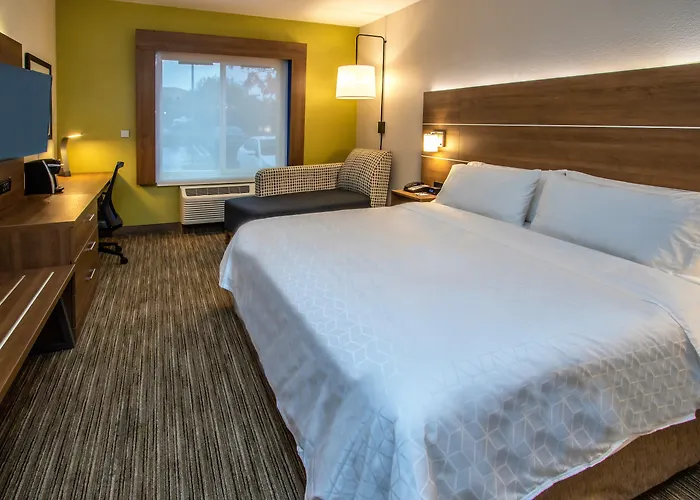 Holiday Inn Express Hotel & Suites Roseville - Galleria Area By Ihg
