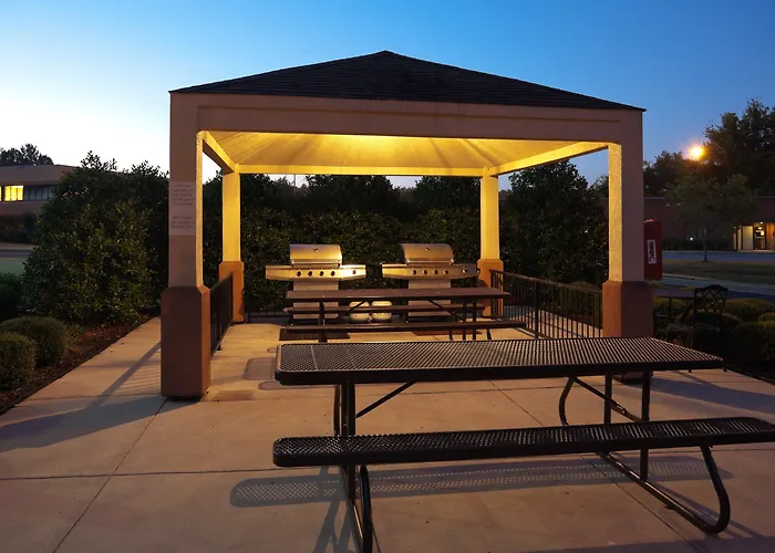 Sonesta Simply Suites Huntsville Research Park