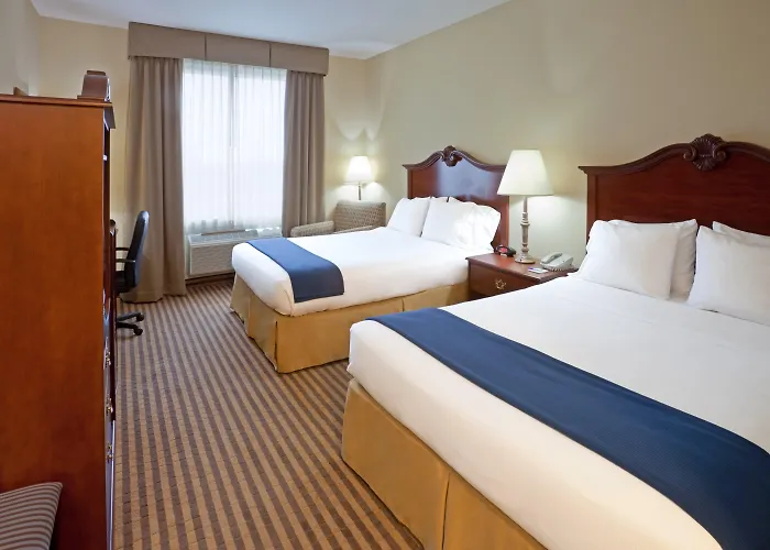 Holiday Inn Express & Suites Waxahachie By Ihg