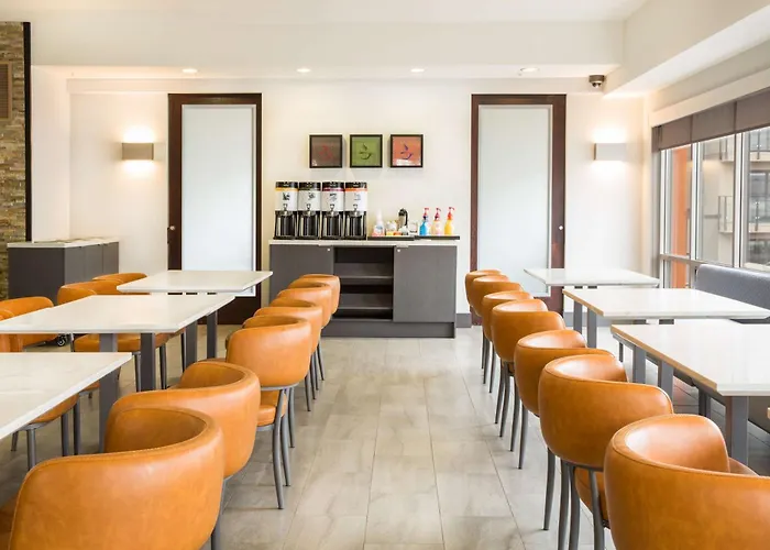 Hampton Inn & Suites Seattle-Downtown