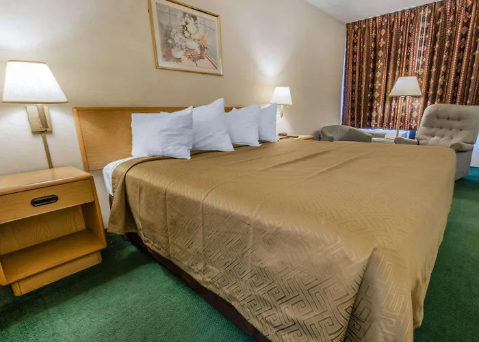 Econo Lodge Altoona I-99