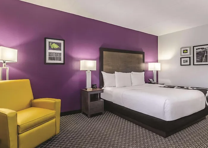 La Quinta By Wyndham Warwick Providence Airport