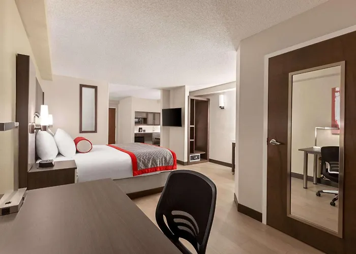 Ramada By Wyndham Suites Orlando Airport