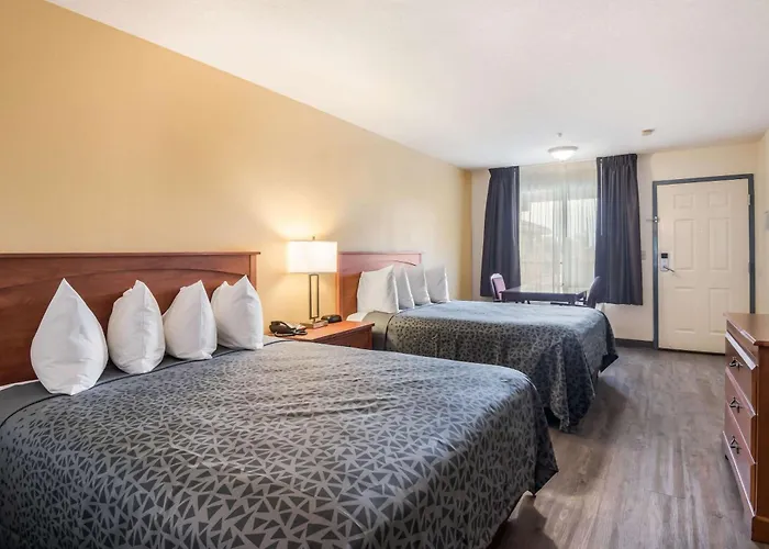 Econo Lodge Inn & Suites Lodi - Wine Country Area