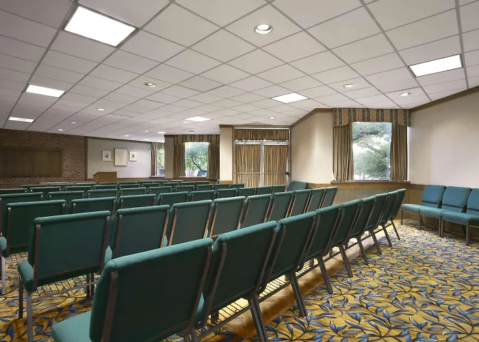 Days Inn By Wyndham Sidney Oh