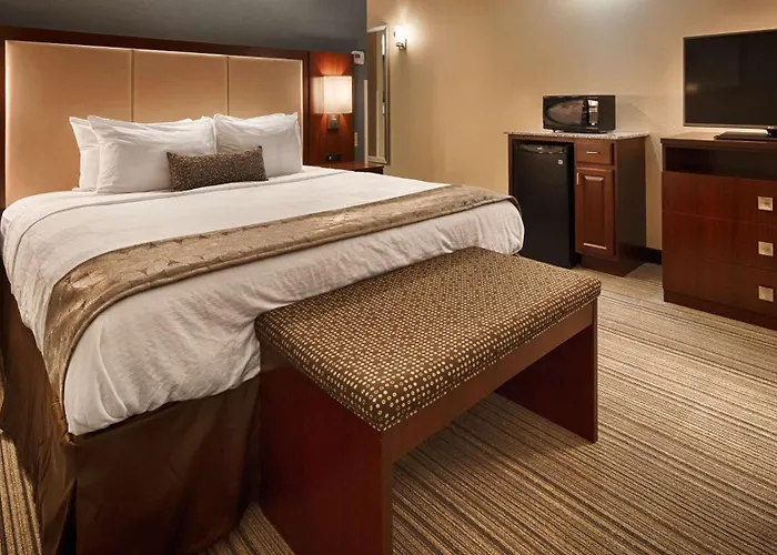 Best Western Plus Boardman Inn & Suites
