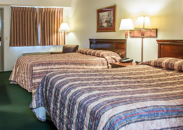 Econo Lodge South