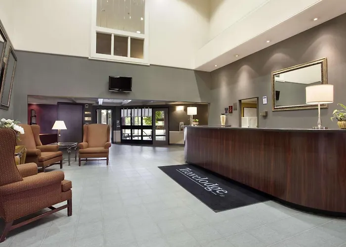 Travelodge By Wyndham Ottawa East
