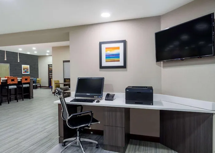 Baymont By Wyndham Clarksville