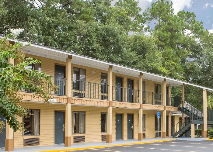 Howard Johnson By Wyndham Dothan