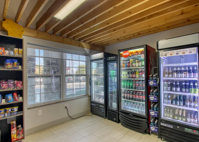 Oconomowoc Cheap Hotels