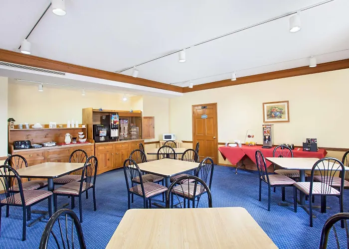 Days Inn By Wyndham Auburn
