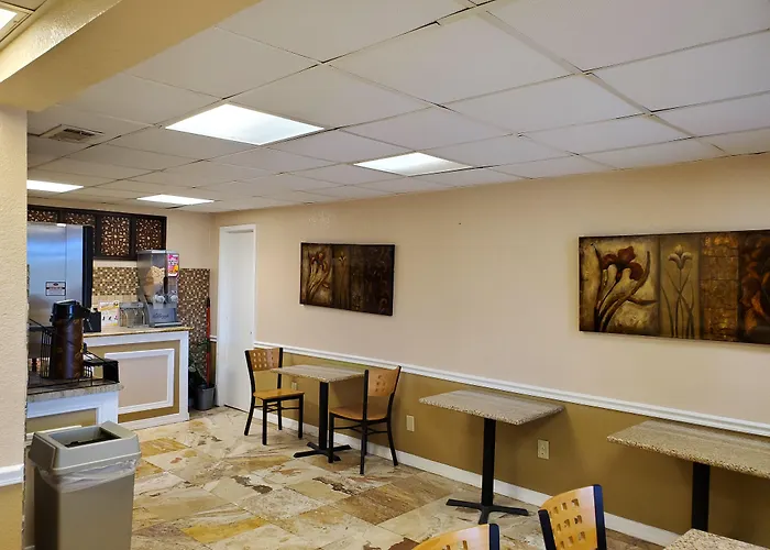 Super 8 By Wyndham Little Rock/North/Airport