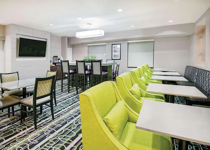 La Quinta Inn & Suites By Wyndham The Woodlands/Spring