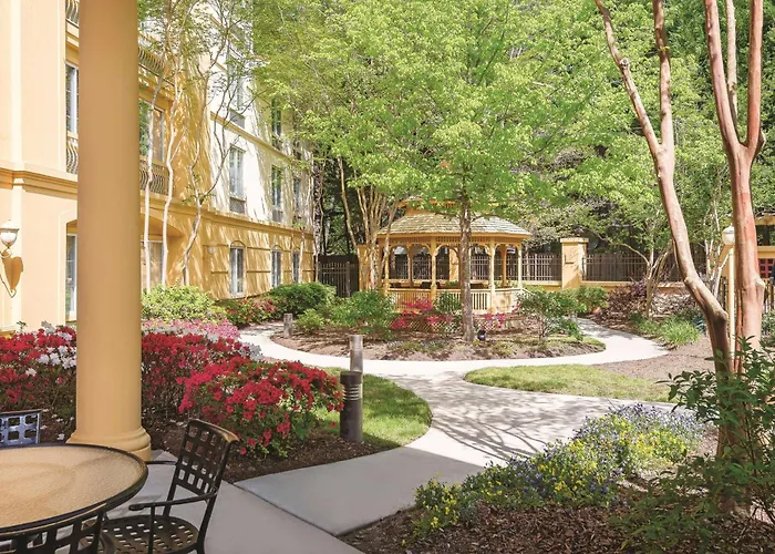 La Quinta Inn & Suites By Wyndham University Area Chapel Hill