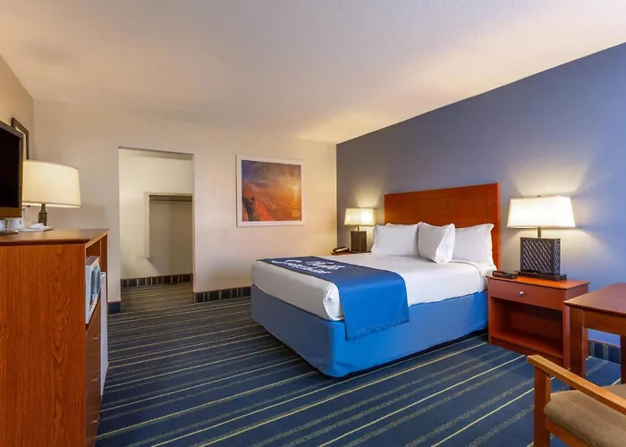 Days Inn By Wyndham Breezewood