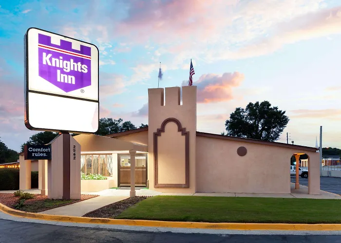 Knights Inn - Tucker