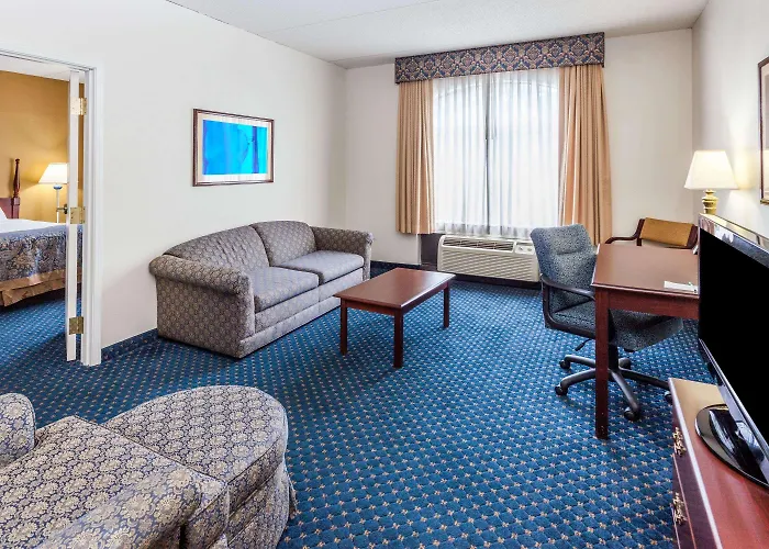 Wingate By Wyndham Atlanta/Six Flags Austell