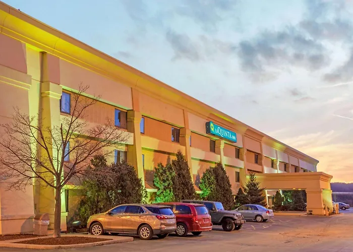 La Quinta Inn By Wyndham Milwaukee Airport / Oak Creek